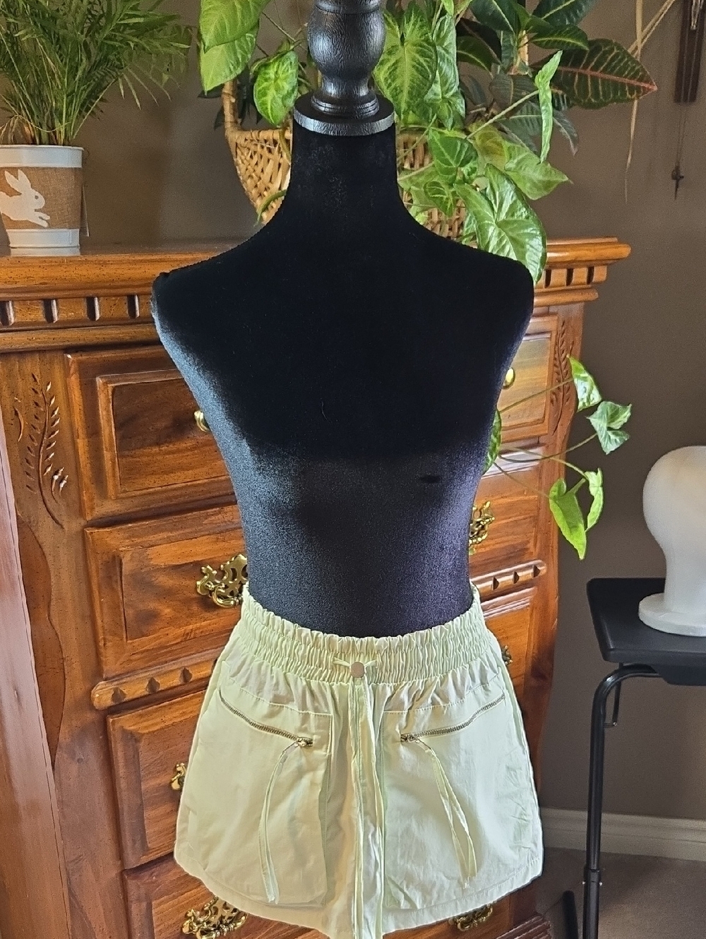 NWT Zara Pale Green Cargo Drawstring Mini Skirt with Zipper Pockets Small